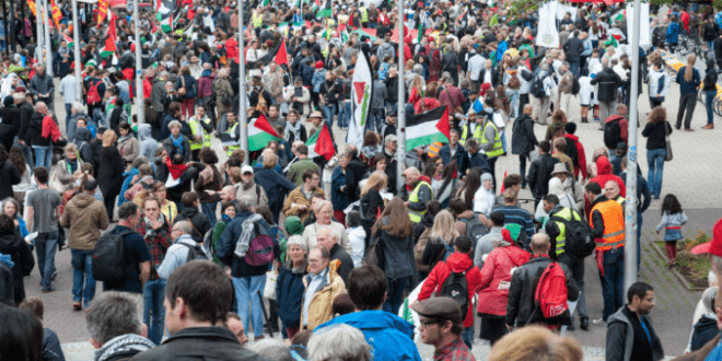 تظاهرات في "ساكرامنتو" تطالب بمقاطعة منتجات شركات تتعامل مع "إسرائيل"