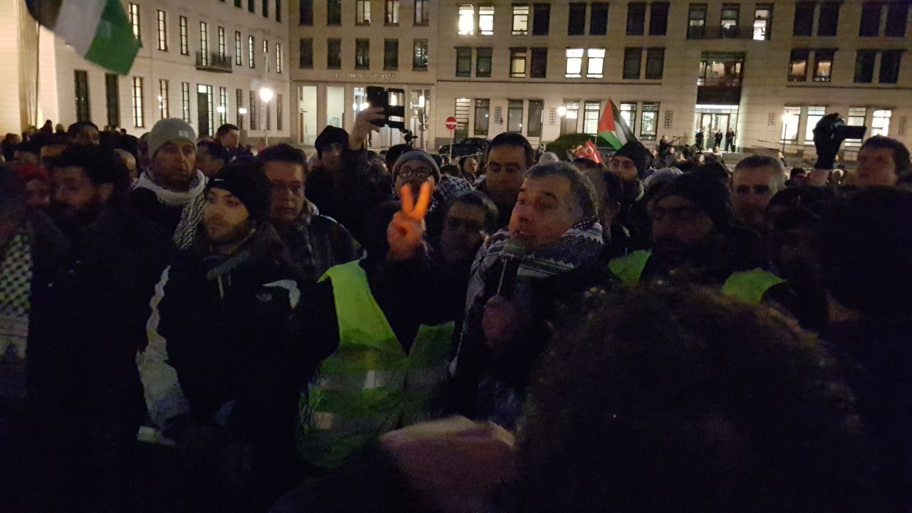 مظاهرة أمام السفارة الأمريكية في برلين رفضا لقرار ترامب