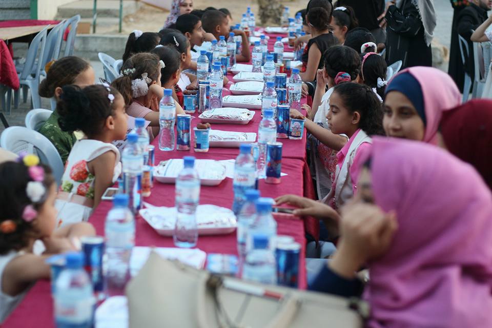 رابطة المرأة الفلسطينية في الخارج تنفذ مشروع إفطار رمضاني في غزة والقدس
