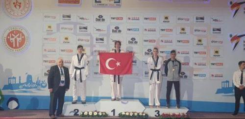 لاعب تايكواندو فلسطيني يفوز بالبرونزية في بطولة بتركيا