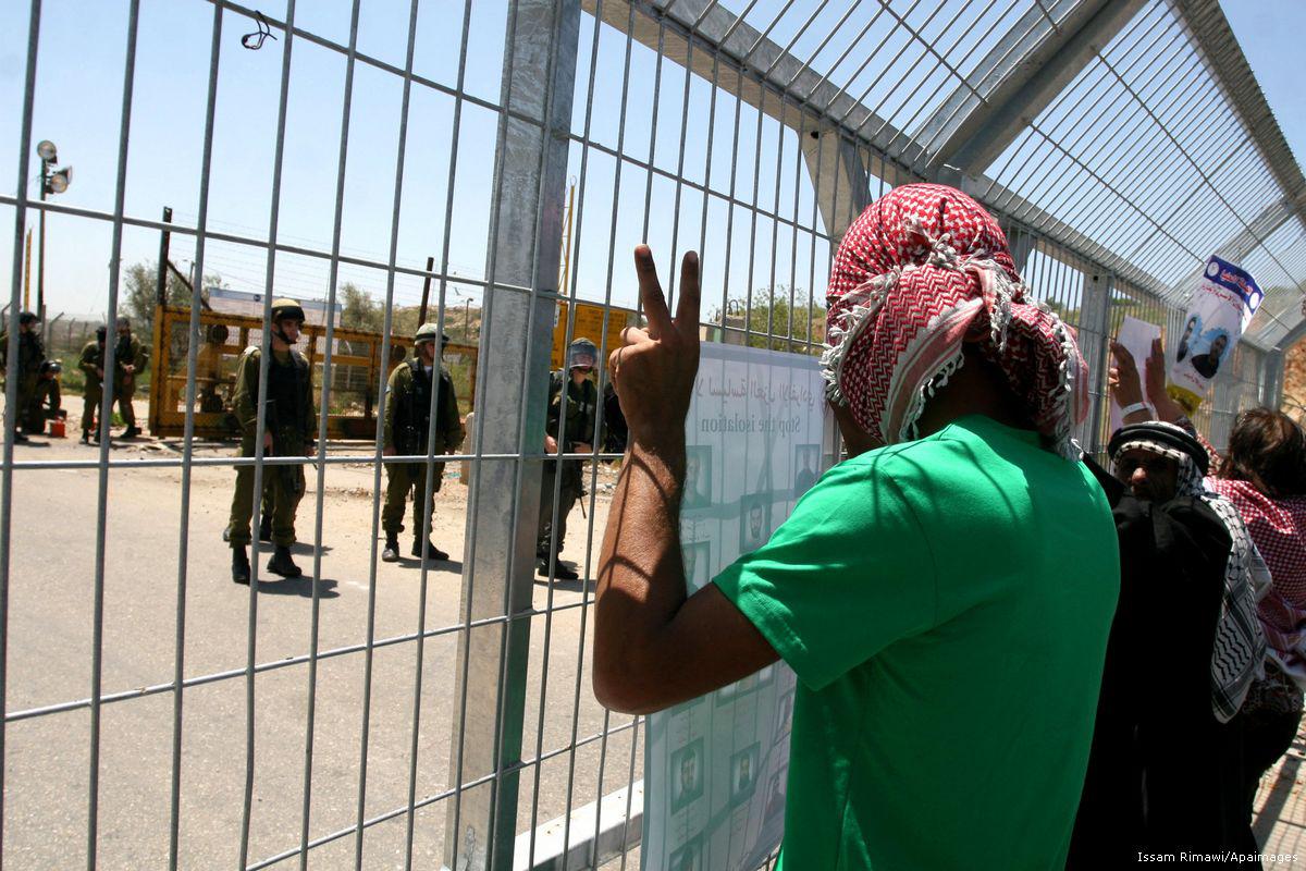 Report: No food, blankets for Palestinian prisoners in Israel prison