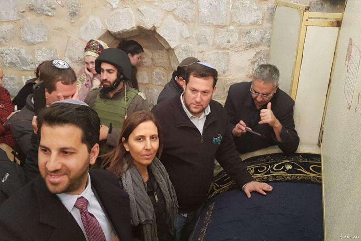 1,500 settlers storm Muslim site in Nablus