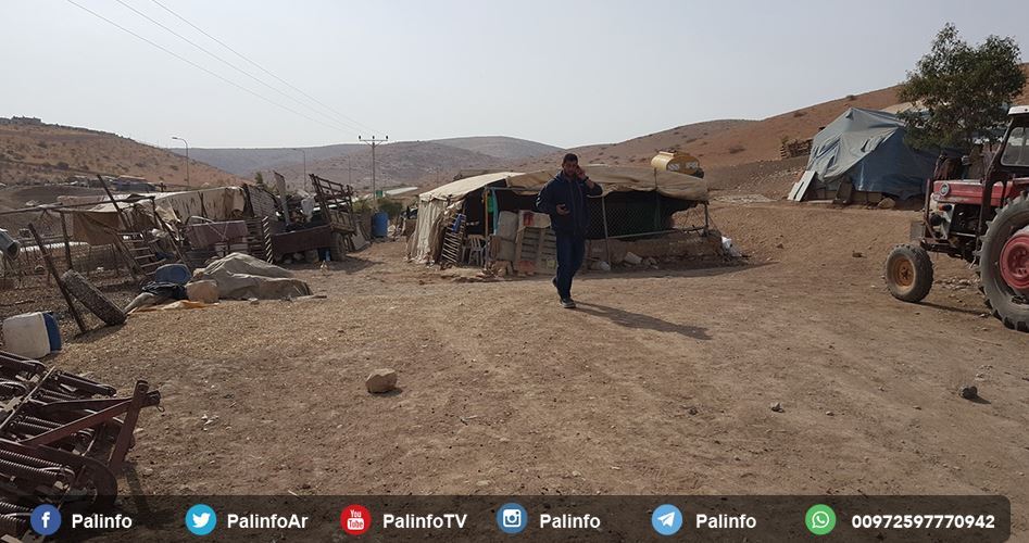 Israel army forces 16 Palestinian families out of their homes