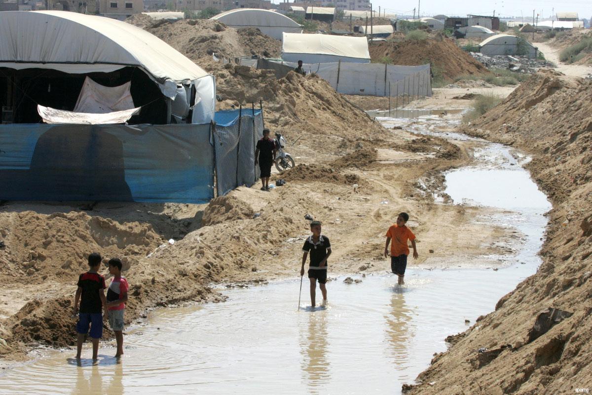 Israel cuts fresh water supplies to Gaza