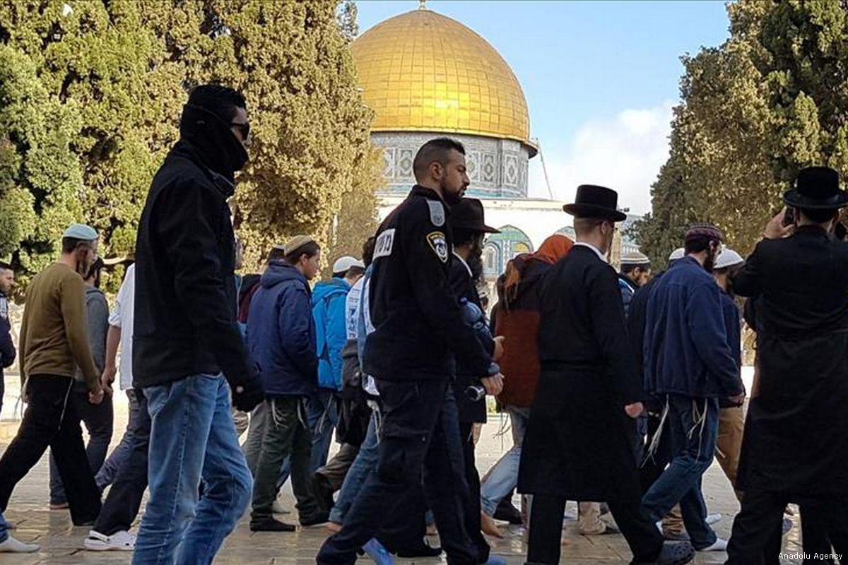 Al-Aqsa guards arrested as settlers storm the mosque