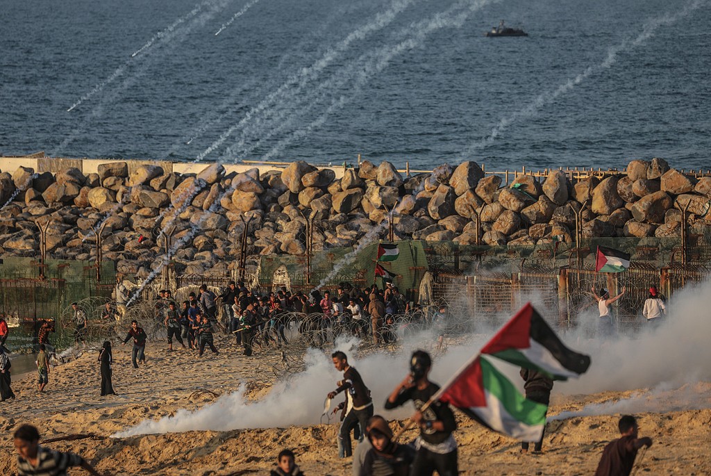 25 protesters injured by Israeli occupation forces gunfire on Gaza coast