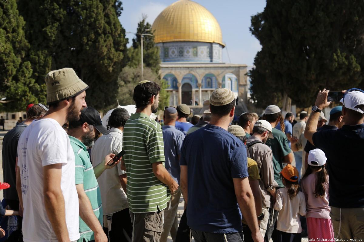 Report: 101 &#34;Israel&#34; violations against Palestinian holy sites