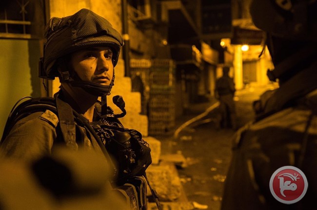 Israeli occupation forces detain 8 Palestinians, assault 3 in West Bank raids