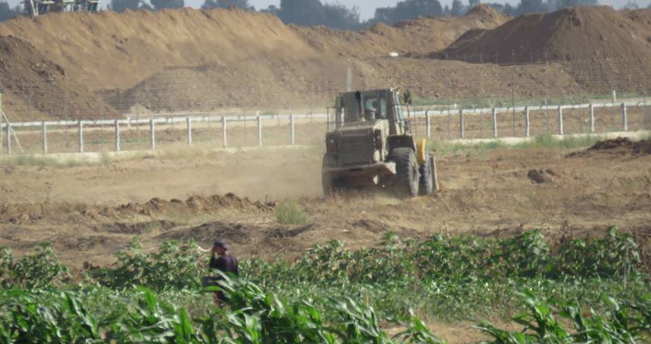 Israeli occupation army bulldozers infiltrate Gaza border