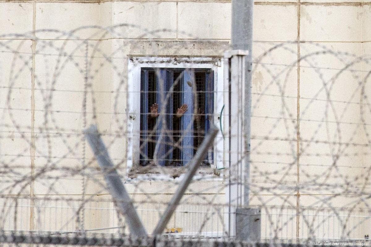 Occupation authority holds Palestinian hunger strikers in solitary confinement