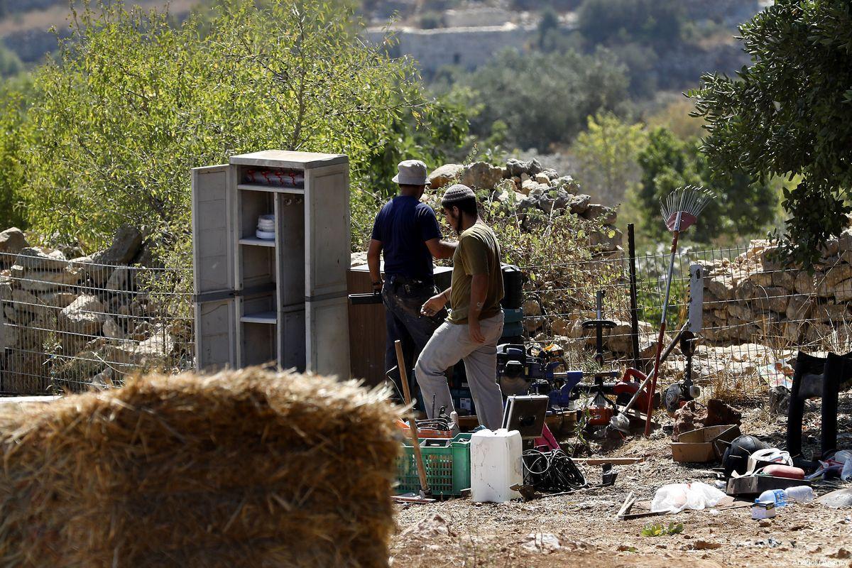 Occupying Israel PM allows settlers to take over a Palestinian house in Hebron