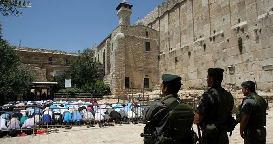 The occupation closes Ibrahimi Mosque for Jewish holidays