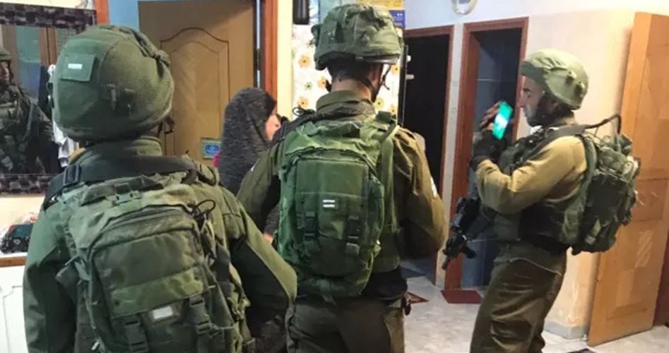 IOF kidnaps four Palestinians from Kobar town