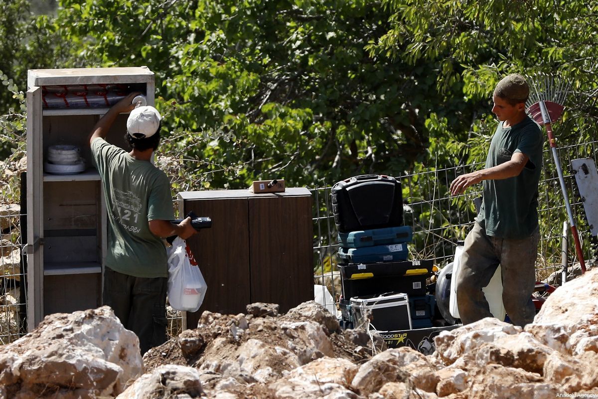 Jewish settlers attack Palestinian farmers in West Bank