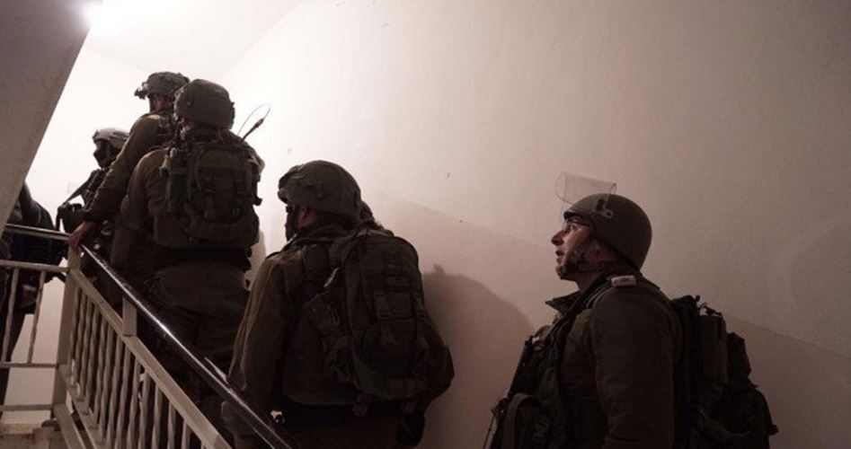 IOF arrests 15 West Bank Palestinians in overnight raids