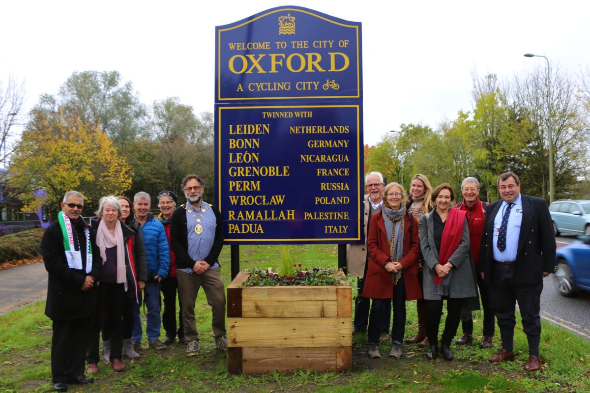 UK city Oxford twinned with Palestine’s Ramallah, official unveiling