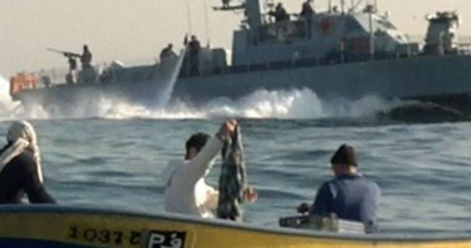 Three fishermen injured in vicious attack by Israeli occupation navy