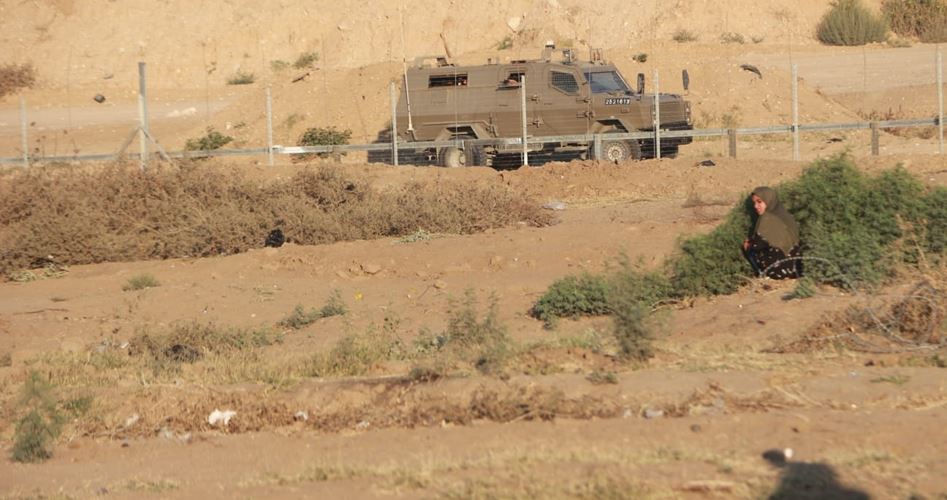 IOF opens fire at Palestinian farmers near Gaza border