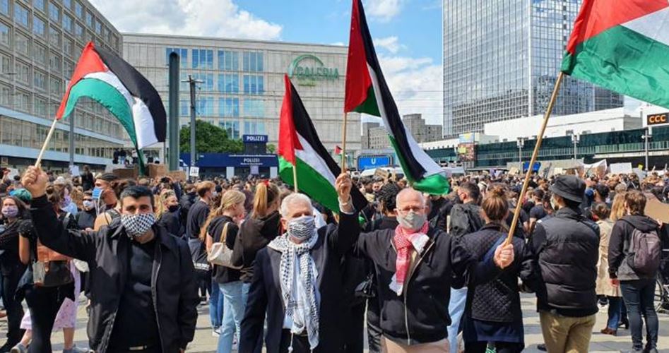 Palestinians in Berlin demonstrate against annexation