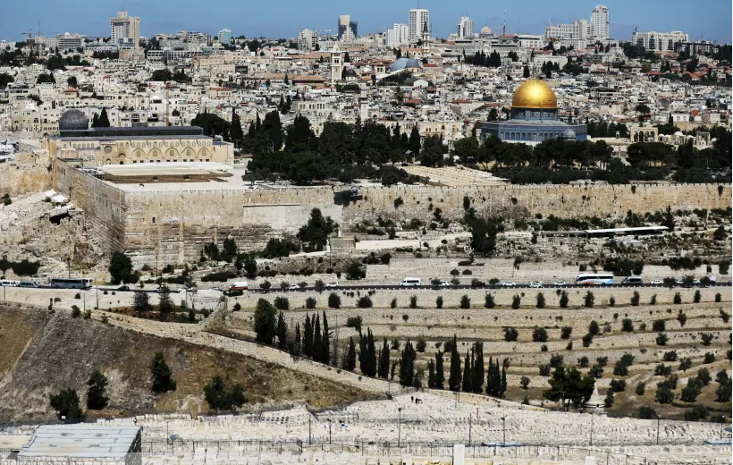 Palestinians call for resuming protests over Temple Mount building