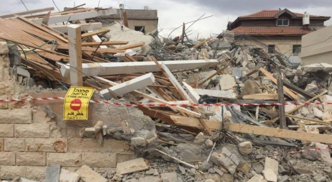 ‘Israel’ demolishes Palestinians’ houses in Lod, Jerusalem