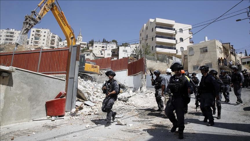 Israeli army demolishes 8 Palestinian homes