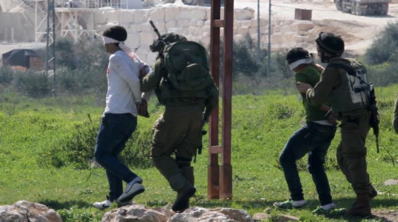 Three minors among 21 Palestinians detained by Israel in the occupied territories