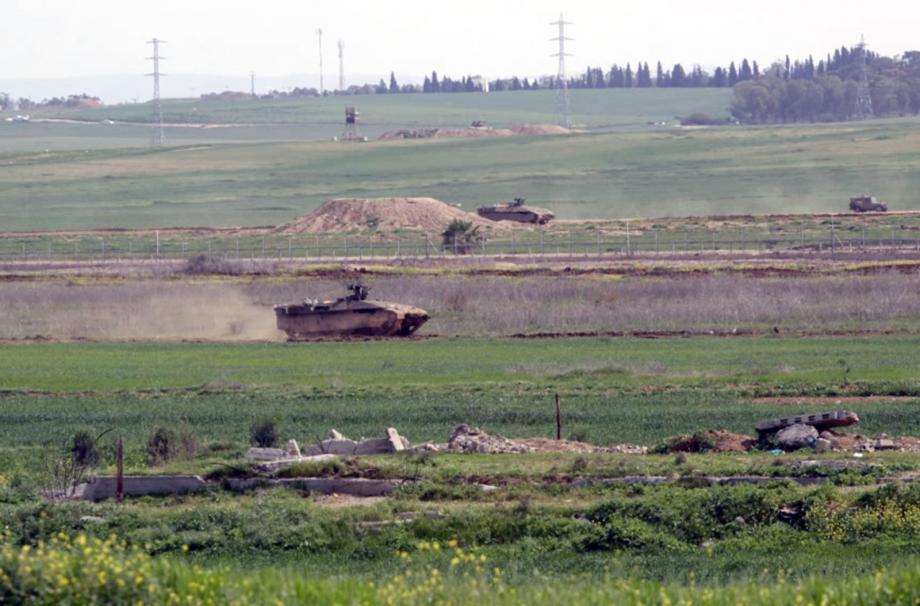 Israeli occupation military vehicles infiltrate Gaza border, destroy agricultural land