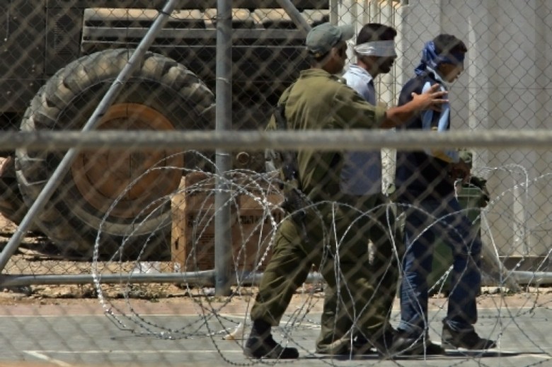 Israeli occupation forces detain 20 Palestinians from across the occupied territories