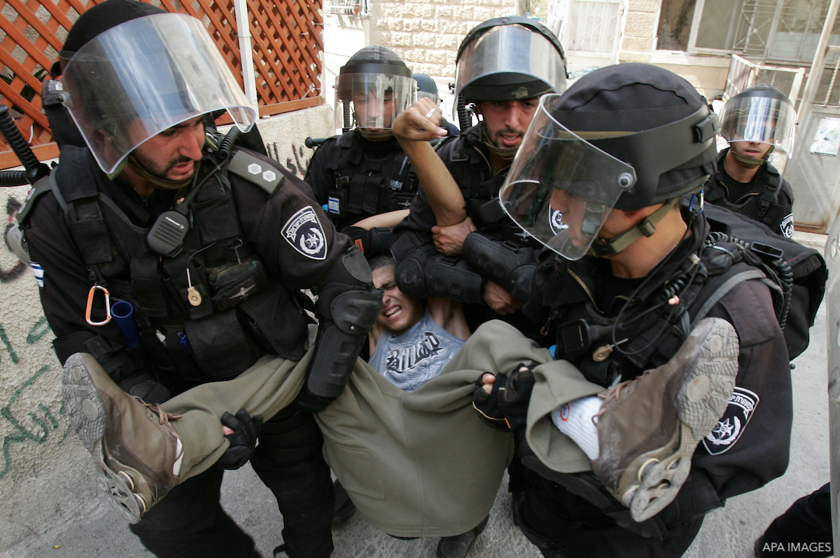 Israel" prohibits release of Palestinian prisoners"