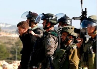 Israeli occupation soldiers abduct six family members In Hebron