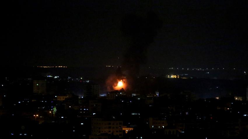 Israeli" warplanes bomb Gaza after second night of police violence in Jerusalem"