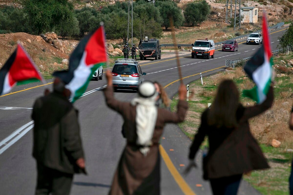 EU calls on "Israel" to reverse decision to expand settlements in occupied West Bank