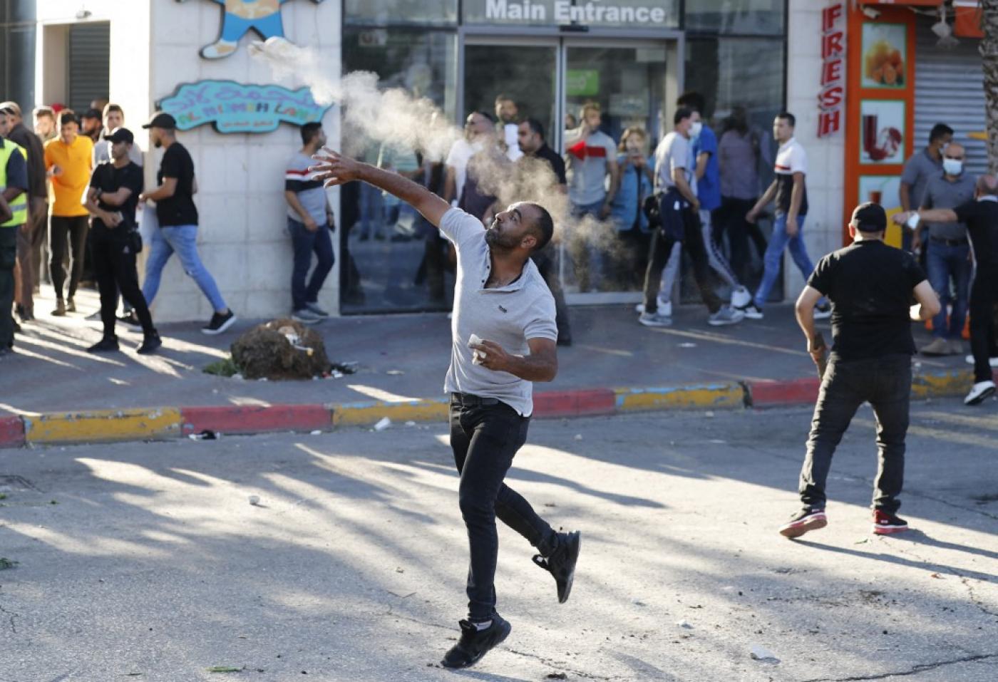 Palestinian Authority asks to buy munitions from "Israel" to disperse protesters: Report