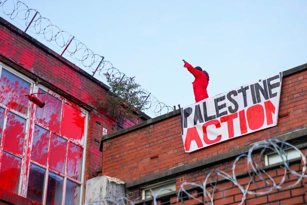 In solidarity with Palestine, activists close an "Israeli" arms factory in UK