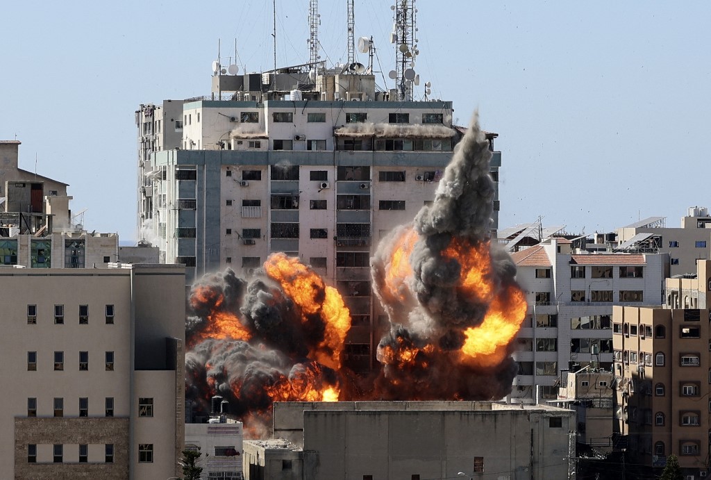 HRW: "Israel" violated international laws of war in Gaza