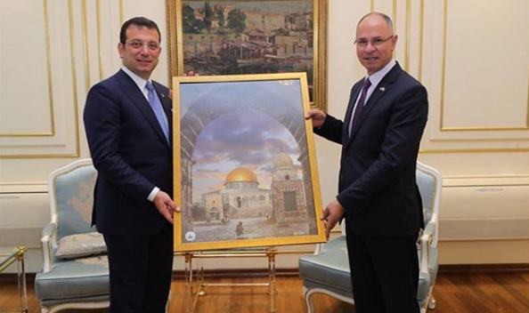السفير الفلسطيني يبحث مع رئيس بلدية اسطنبول أوضاع فلسطينيي سورية