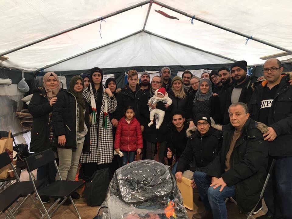 عائلات فلسطينية تواصل اعتصامها المفتوح ضد قرارات مصلحة الهجرة السويدية